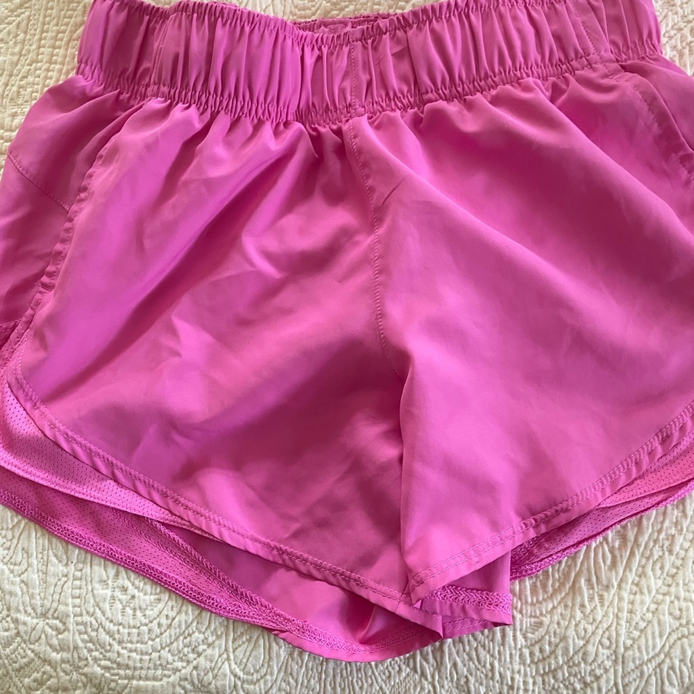 athletic pink shorts